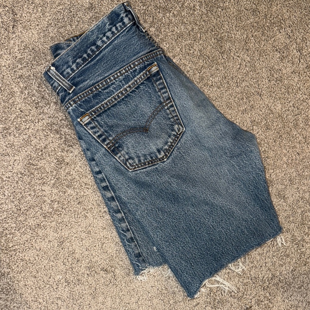 Levi jean Cutoff Shorts